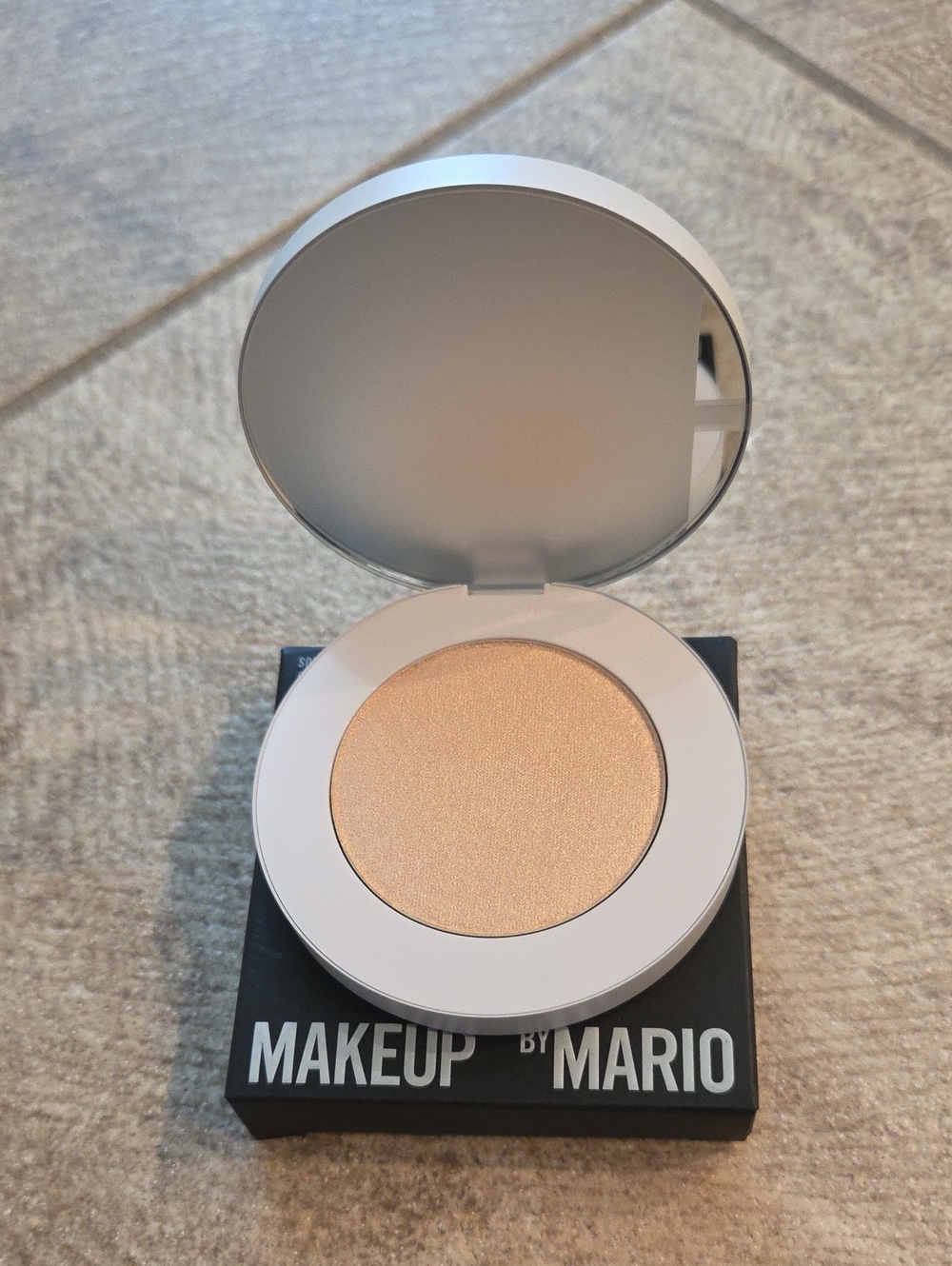 Makeup By Mario Soft Glow Highlighter in: Pearl - Picture 3 of 8
